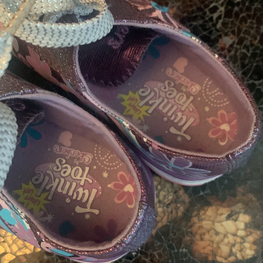 Skechers - Picture 4 of 4